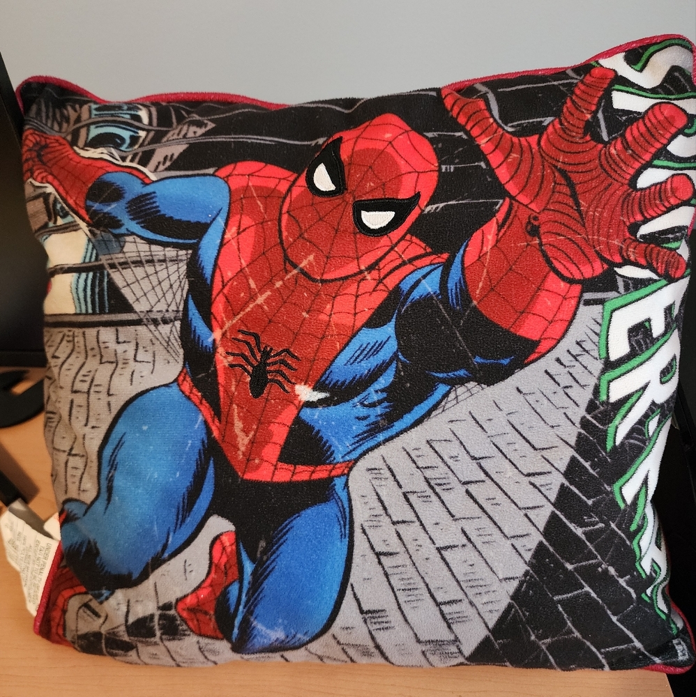 Marvel Comics / Spiderman Pillow -Iron Man Hulk Captain America ThorAvengers
